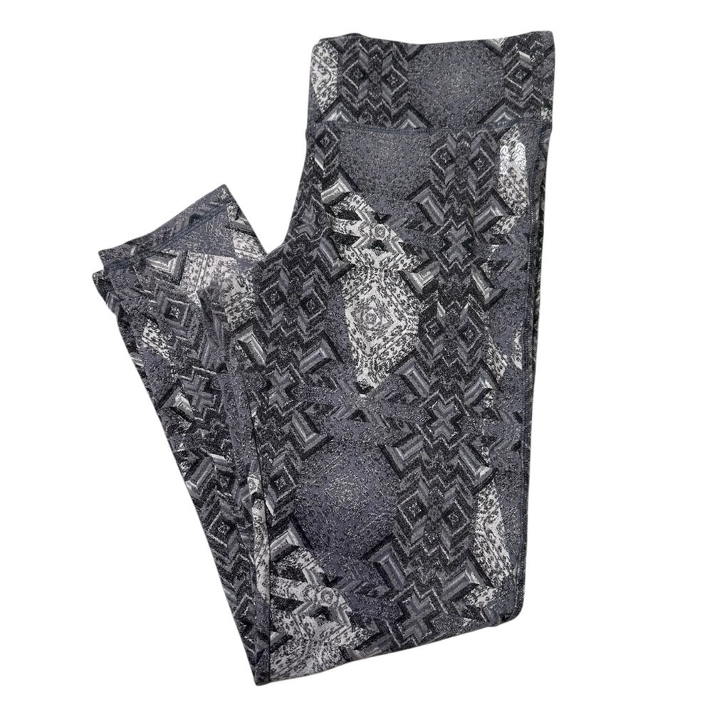 Victoria’s Secret L Short Gray Print Leggings - Picture 2 of 4